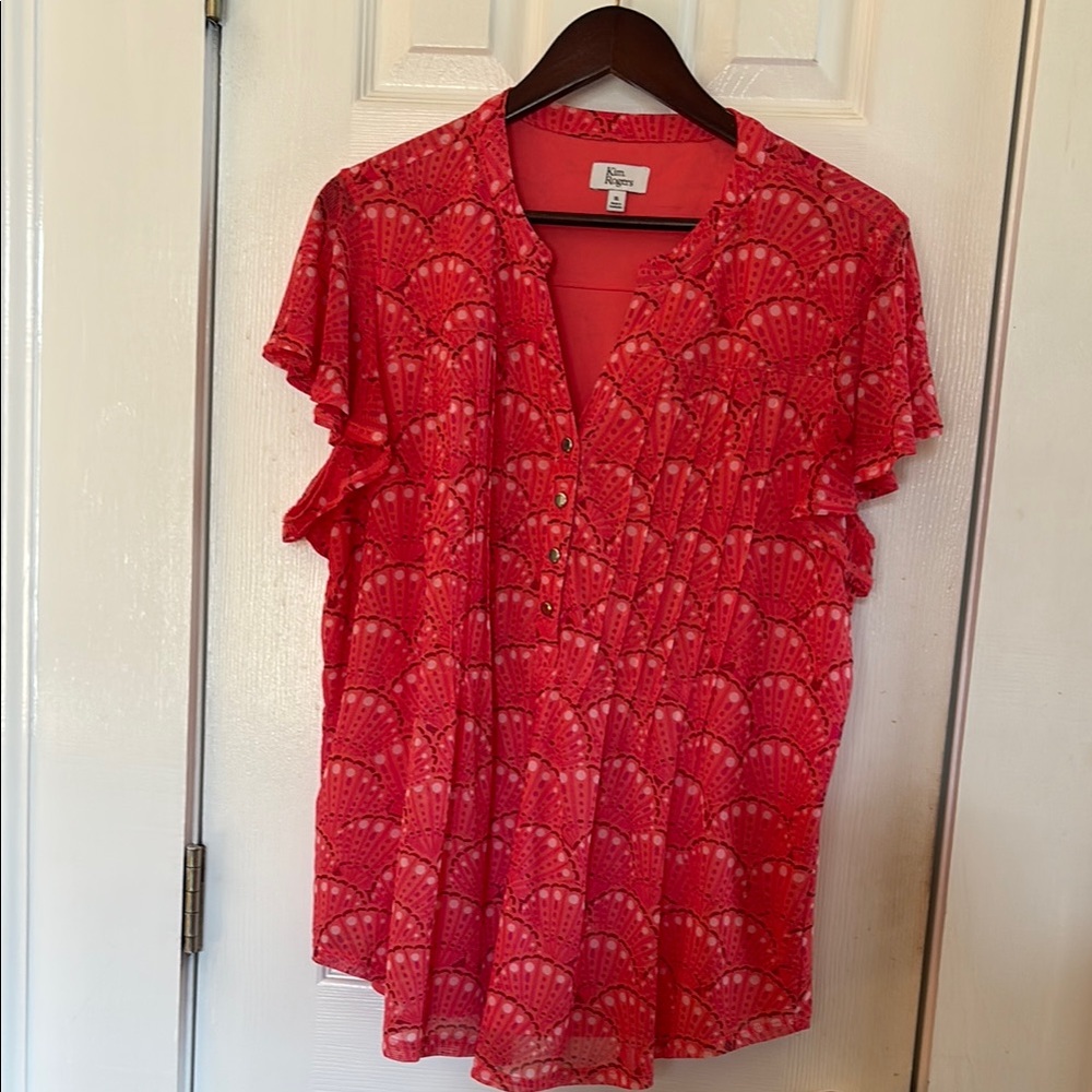 Kim Rogers Coral/ Pink Shell Patterned V neck 4 silver snap front - Size XL